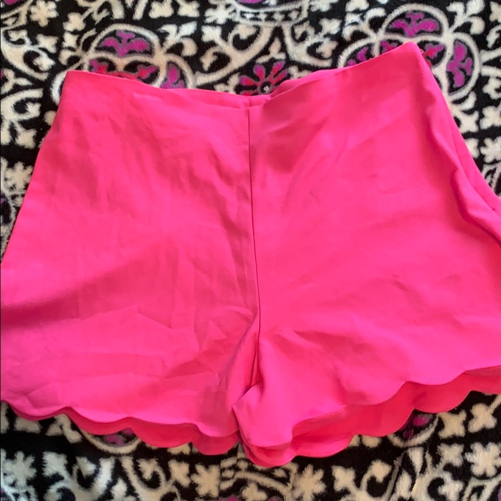 Scallop shorts